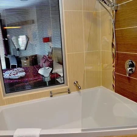 Hegsagone Marine Hotel 4*