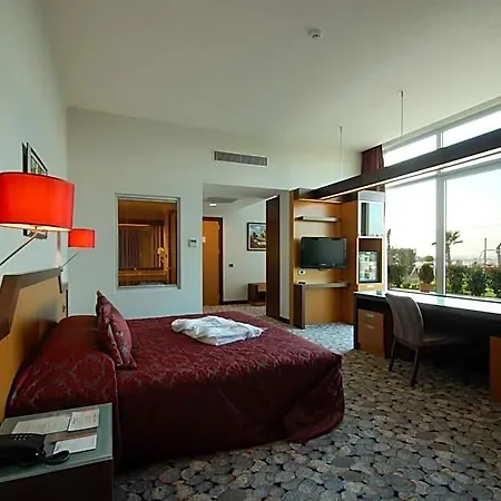 Hegsagone Marine Hotel 4*